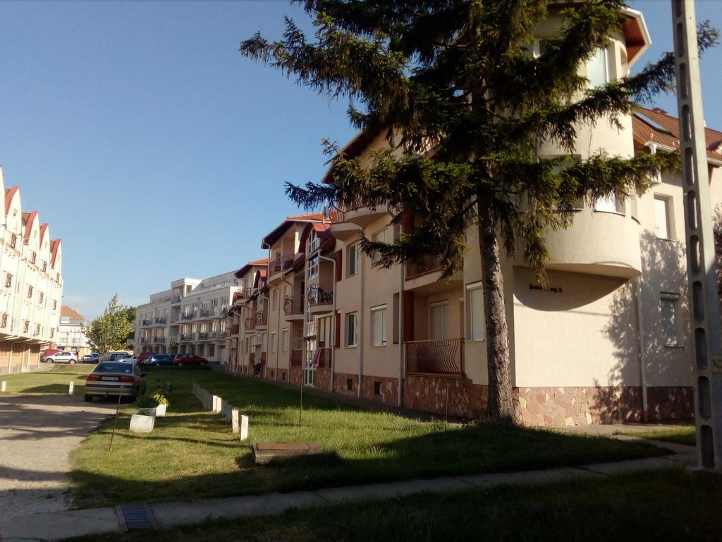 Gobe Apartman Хайдусобосло Экстерьер фото